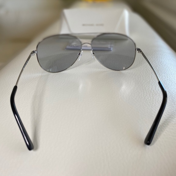 ?Michael KORS sunglasses ?